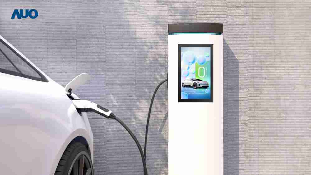 友達〝EVSE車用充電樁解決方案〞專為電動汽車充電樁設計，，具有高亮度、、、、克服戶外艱難環境的耐溫、、、、耐紫外線等特性，，並搭載散熱性及擴充性強的高效能工業電腦，，可實現人機互動訴求，，如資訊顯示、、、、支付等應用